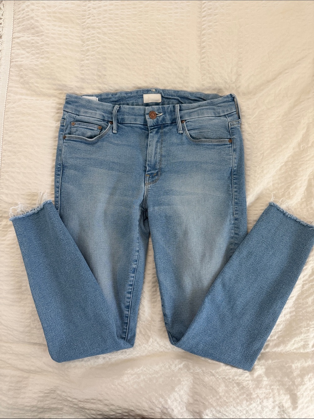 MOTHER The Lookker Ankle Fray in Ready to Roll wash